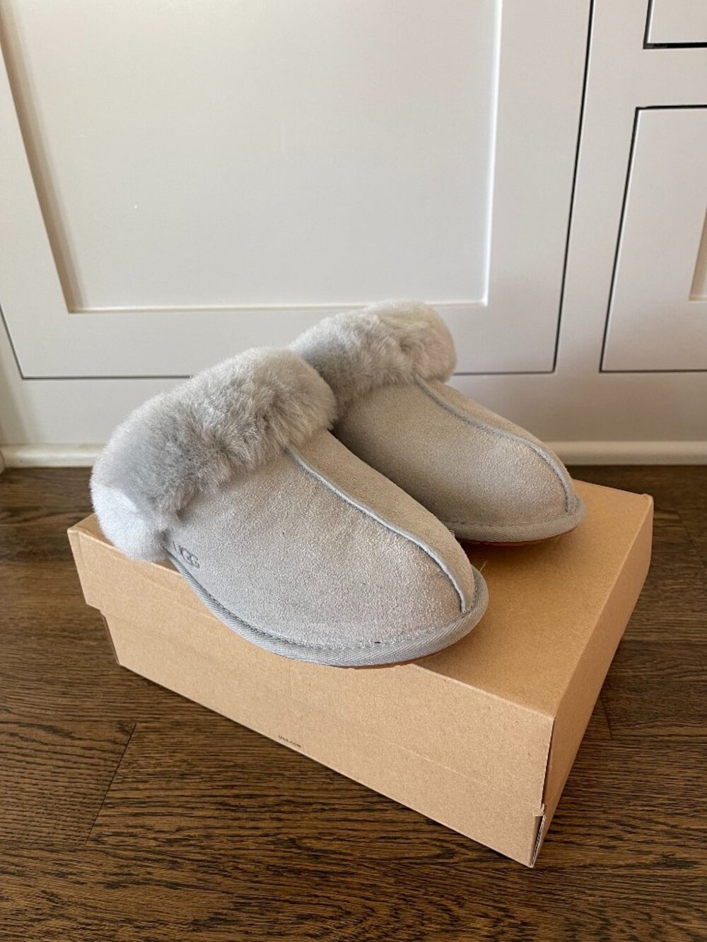 UGG Scuffette II Grey Suede Sheepskin Slippers - Women’s Size 8 (NIB)